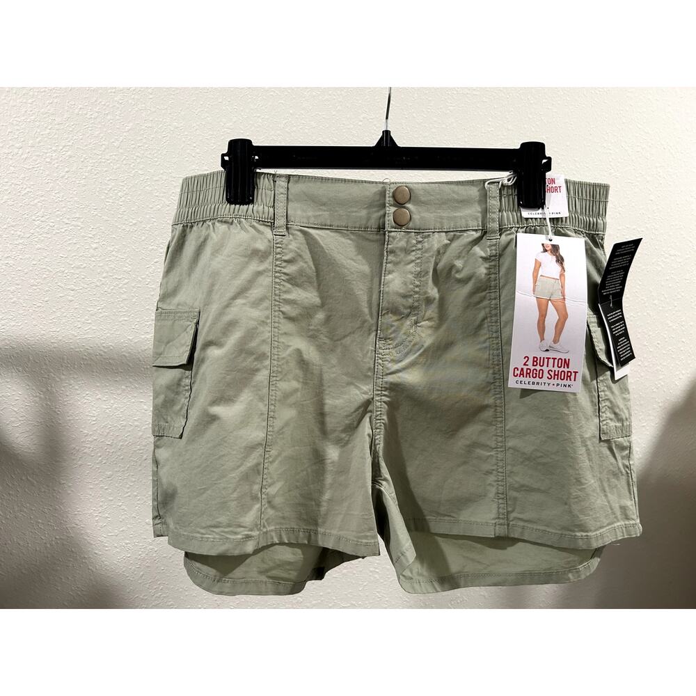 Celebrity Pink Juniors 2 Button Cargo Shorts Size XL Color: Sage Green Zipper
